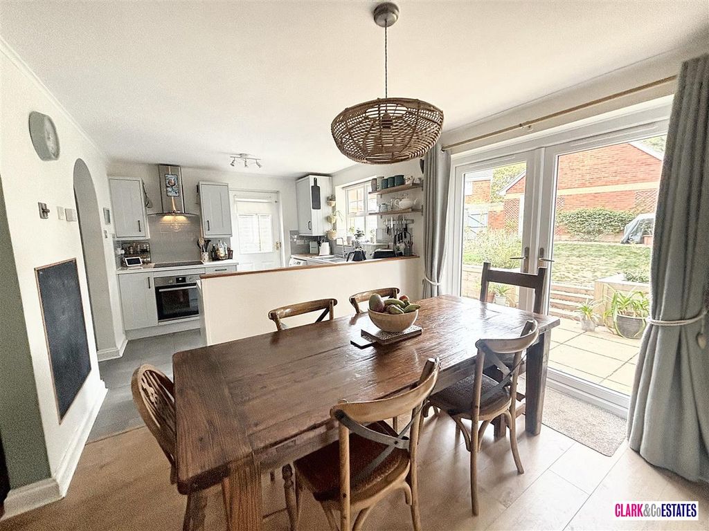 Property photo 2 of 17 Kitchen Diner