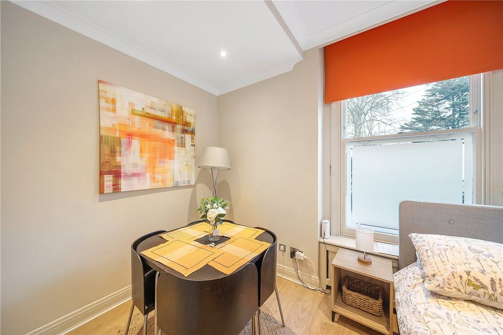 Property photo 3 of 11 Studio