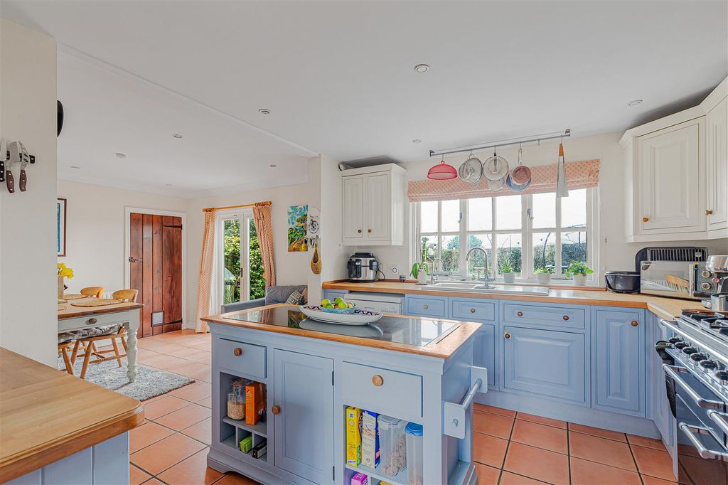 Property photo 3 of 32 33_72099.Jpg