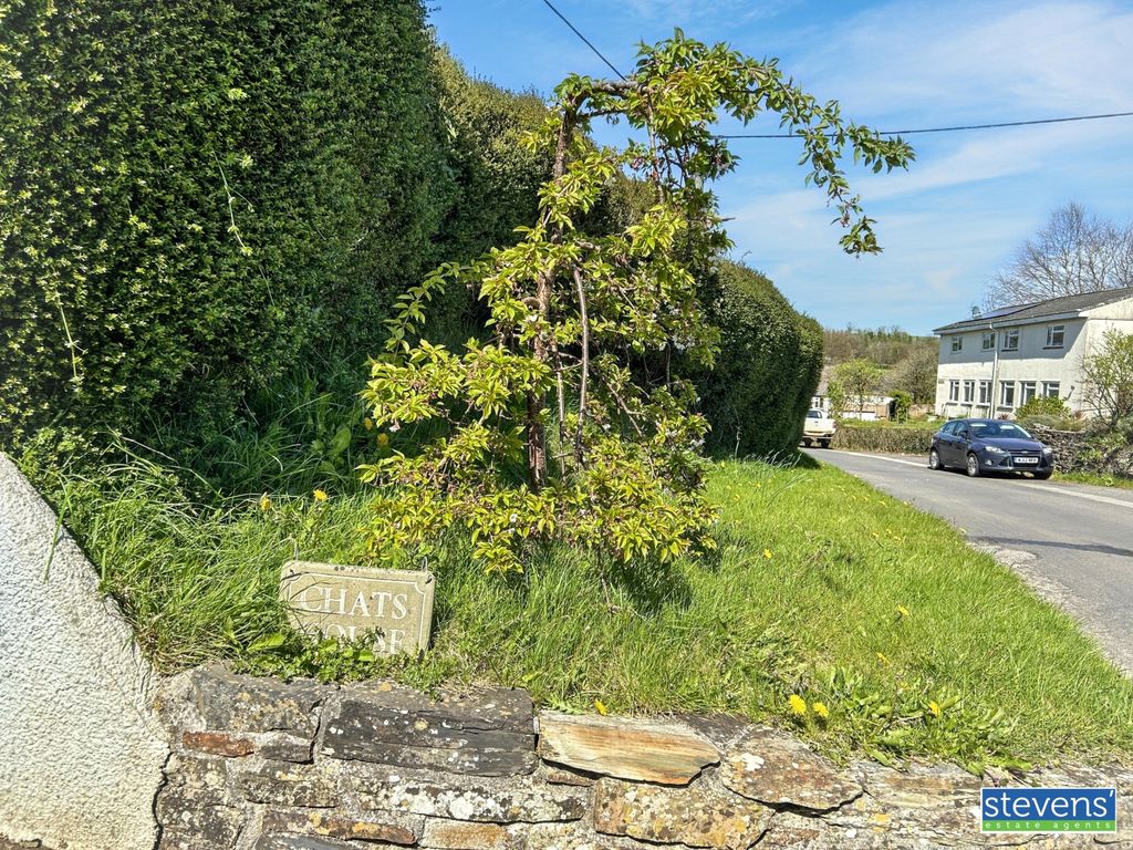 Property photo 3 of 21 Image00001