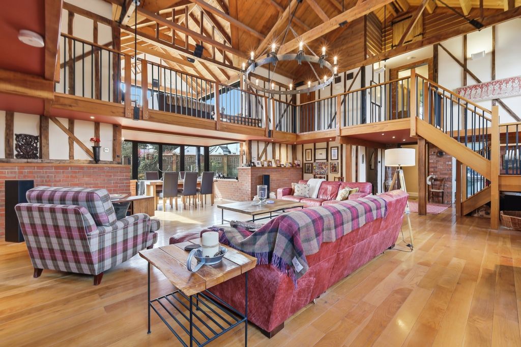 Property photo 2 of 41 Picture No. 94