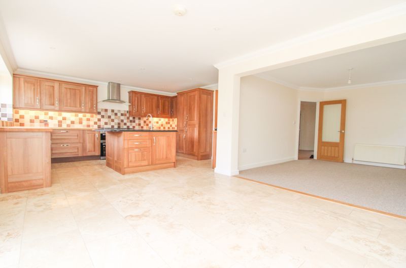 Property photo 3 of 15 Photo 6
