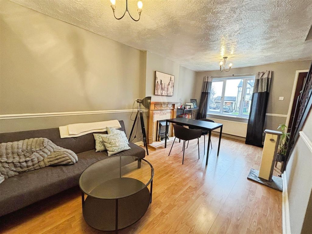 Property photo 3 of 18 Lounge/Diner