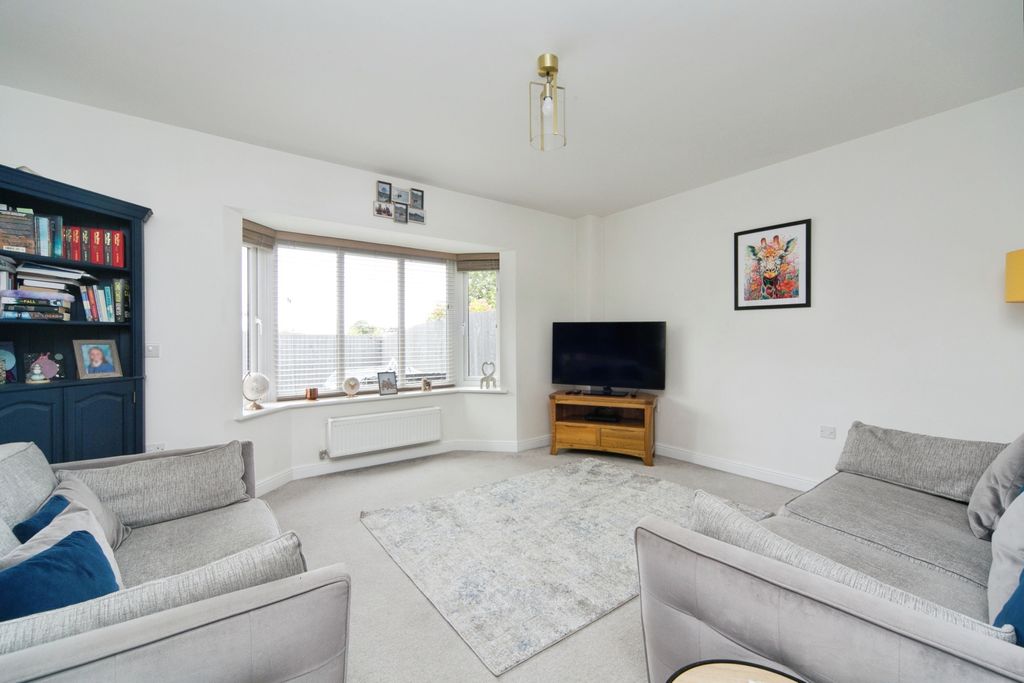 Property photo 3 of 15