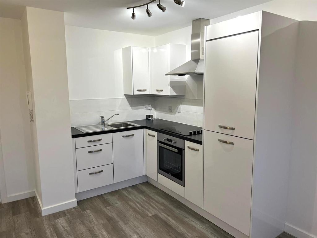 Property photo 3 of 6 Kitchen.Jpg