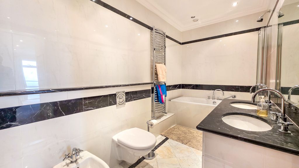 Additional image 22 of 1 bed flat for saleApt. 12 Majestic Apartments, King Edward Road, Onchan IM3