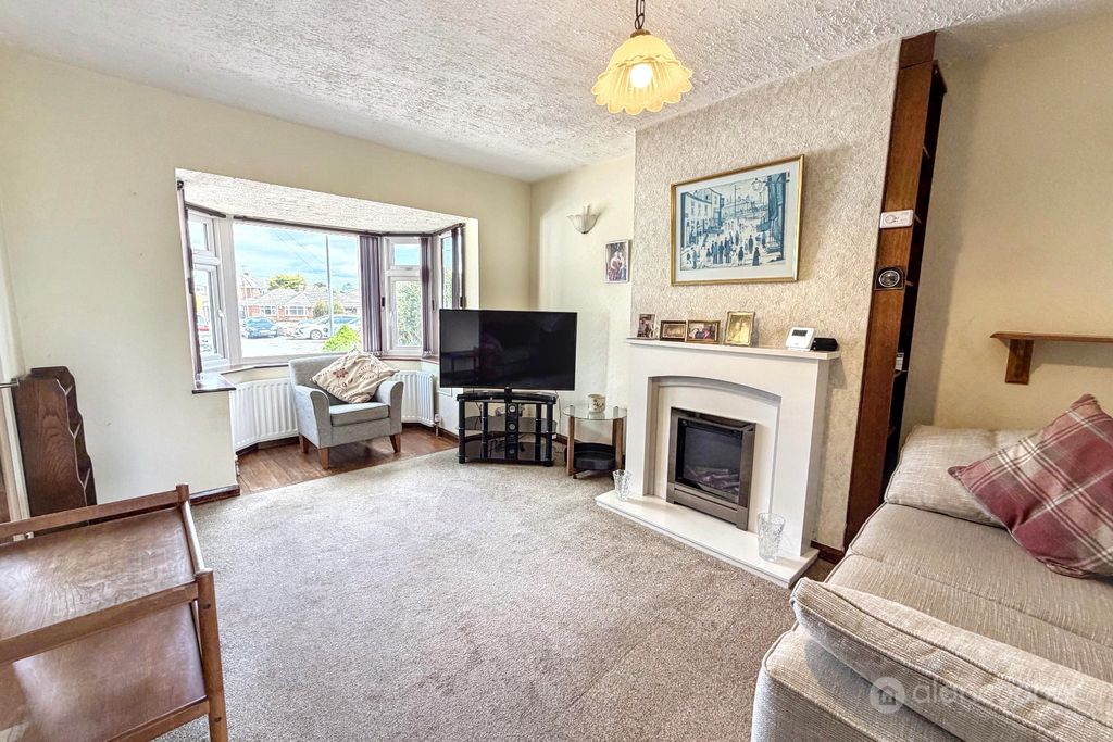 Property photo 2 of 12 5104992