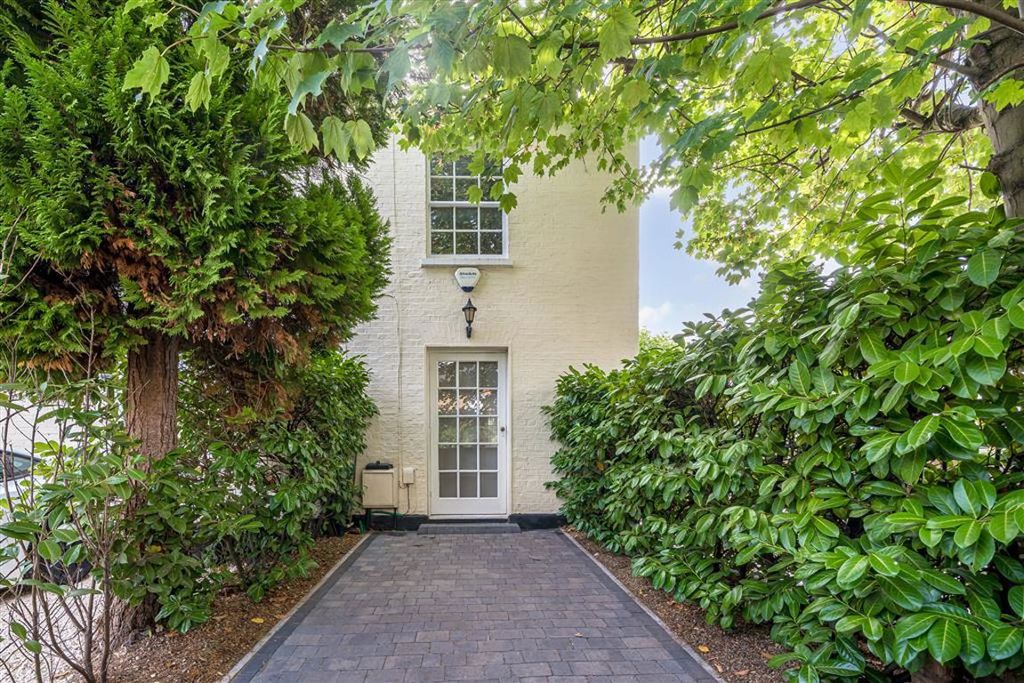 Property photo 1 of 8