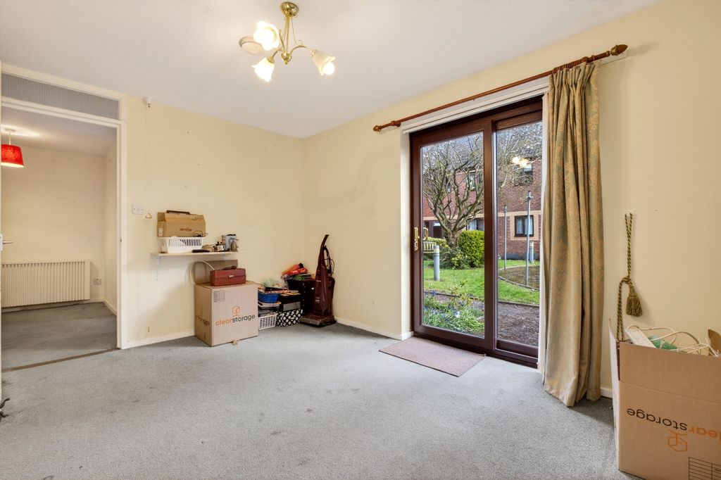 Property photo 3 of 9 Living Room (2)