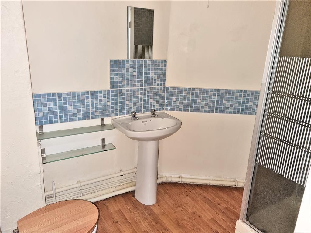 Property photo 2 of 5 Shower Room