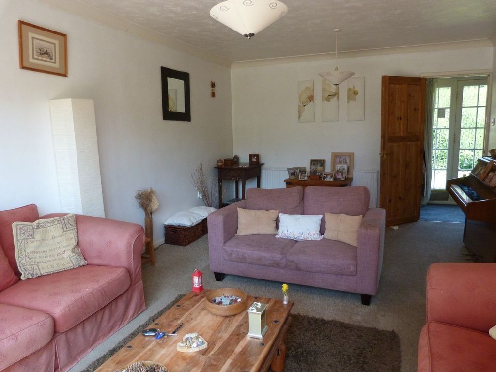 Property photo 2 of 11 Photograph 2