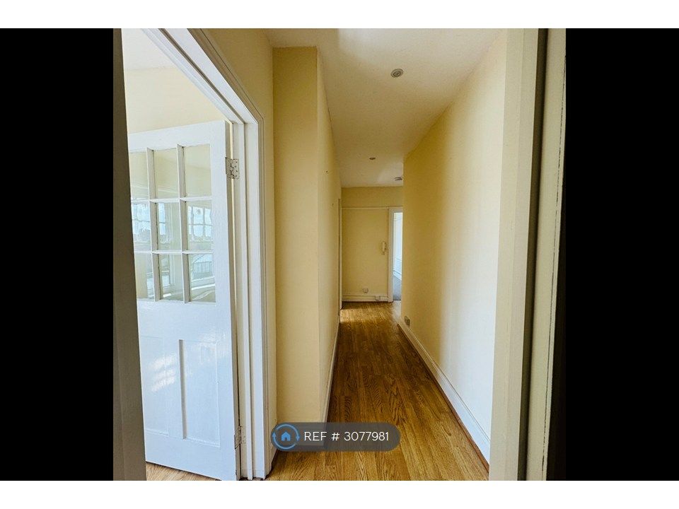 Property photo 2 of 16 Light Via Kitchen And Bedroom Into The Hallway