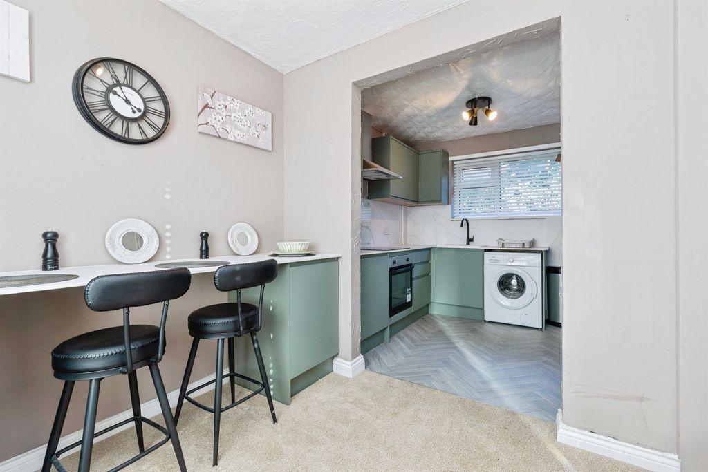 Property photo 3 of 17