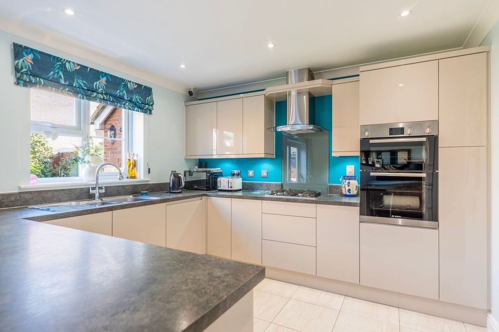 Property photo 3 of 22