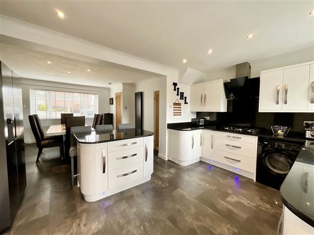 Property photo 3 of 21 Kitchen/Diner