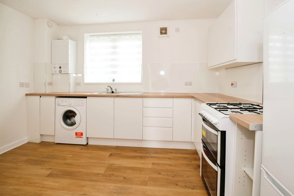 Property photo 3 of 11 3.