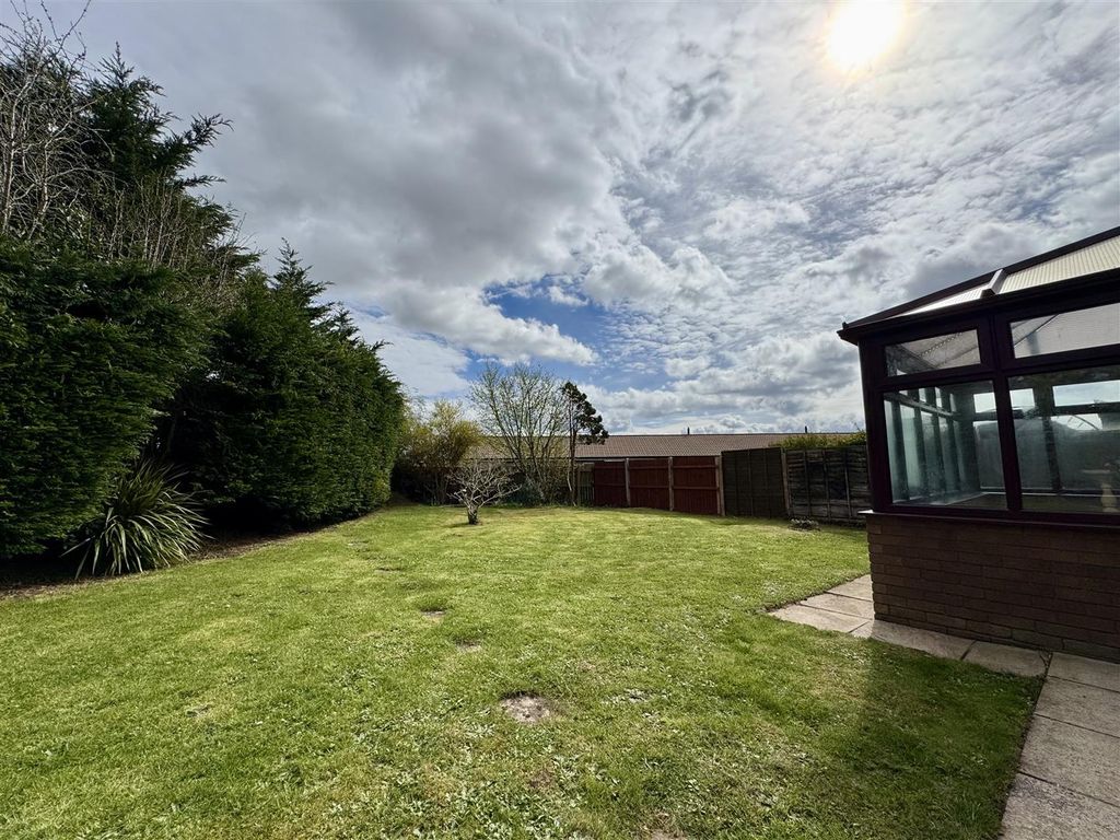 Property photo 2 of 15 Gardens