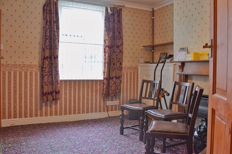 Property photo 3 of 7 Lounge