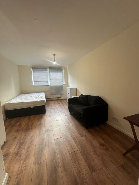 Property photo 1 of 3