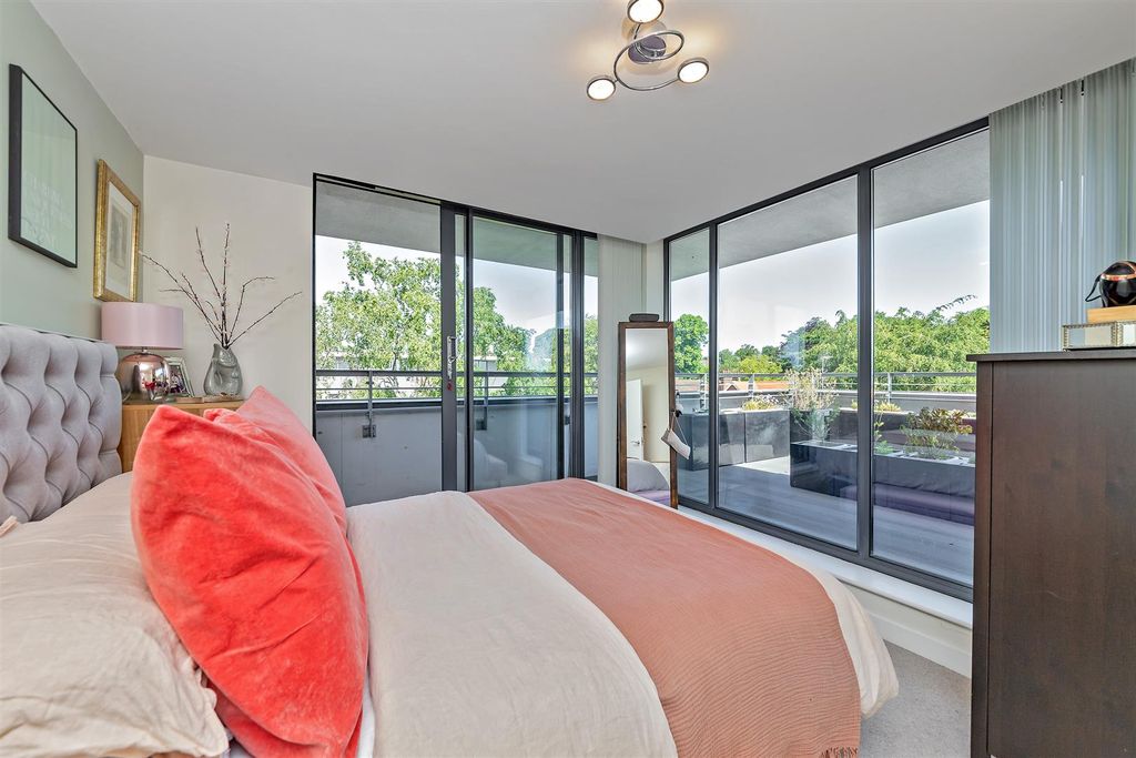 Property photo 3 of 22 37Blackfriarscourt-41.Jpg