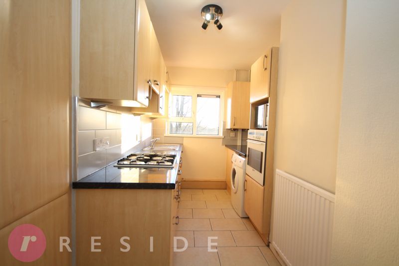 Property photo 3 of 6 Kitchen