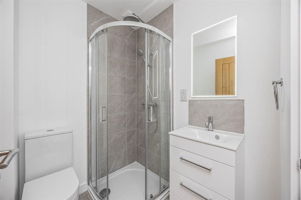 Additional image 17 of 2 bed flat to rentMontague Street, Worthing BN11