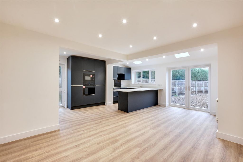 Property photo 3 of 19 Kitchen Diner_4.Jpeg