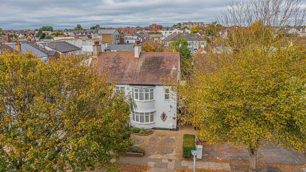 Property photo 1 of 36