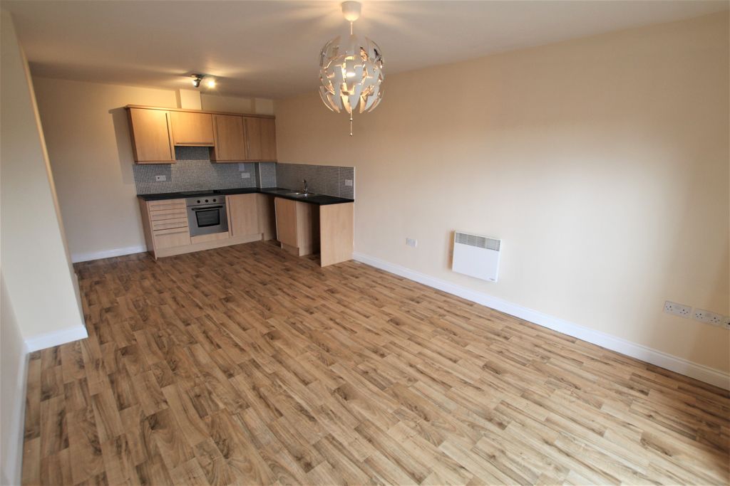 Property photo 3 of 9 Kitchen/Living