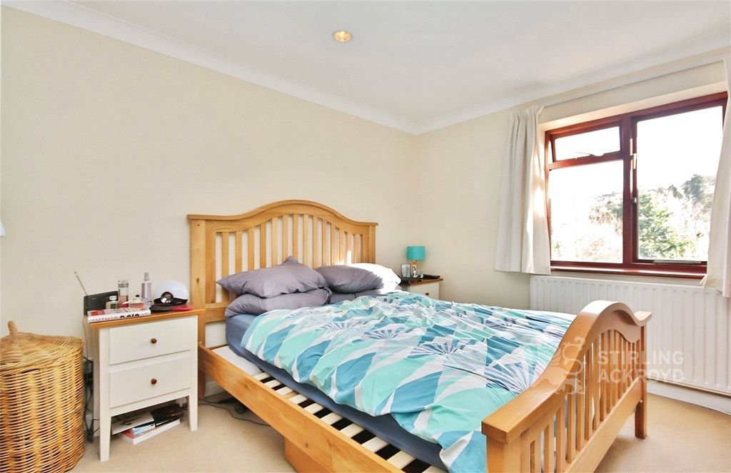 Property photo 3 of 8 Bedroom