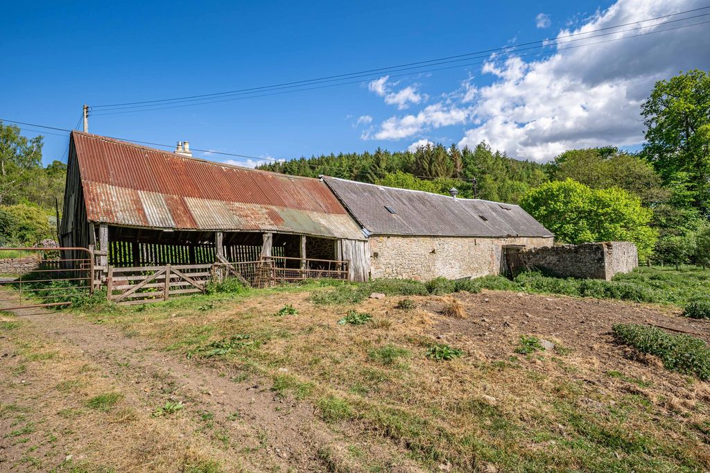 Property photo 3 of 12