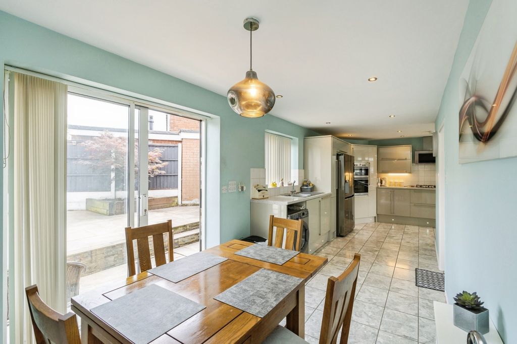 Property photo 3 of 17 Pbox-Img.Jpg