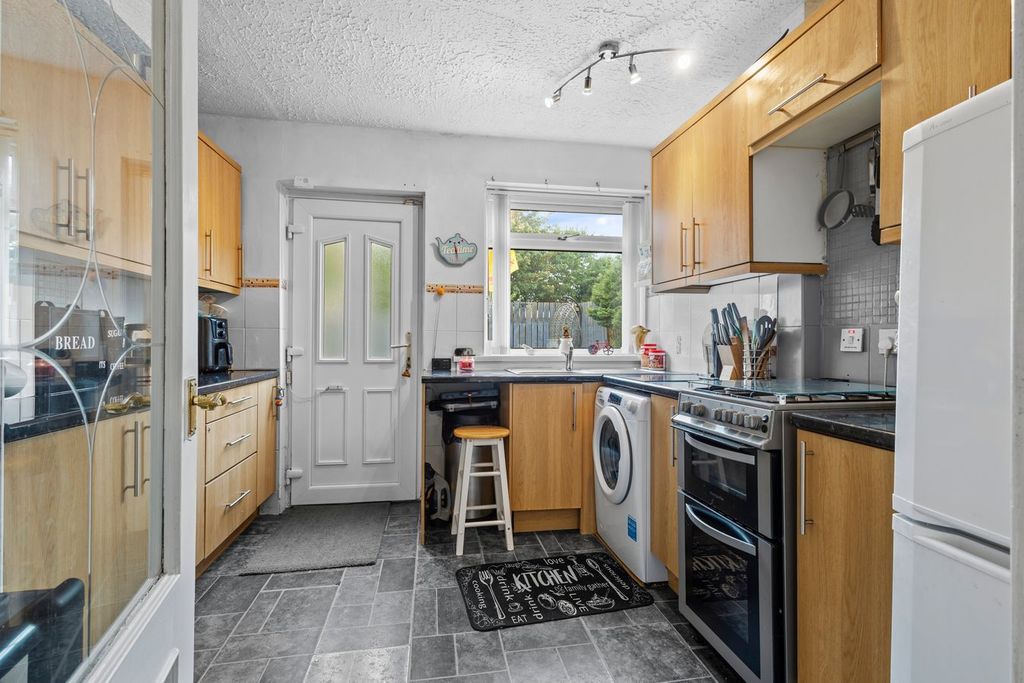 Property photo 3 of 19