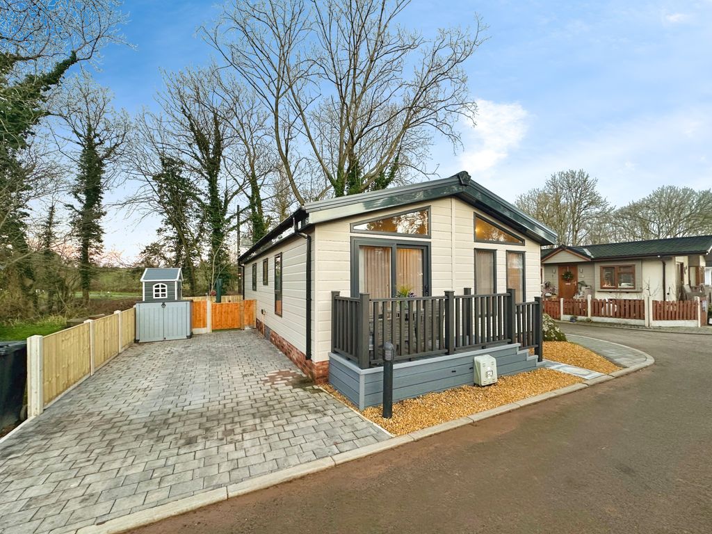 Property photo 1 of 18 Front