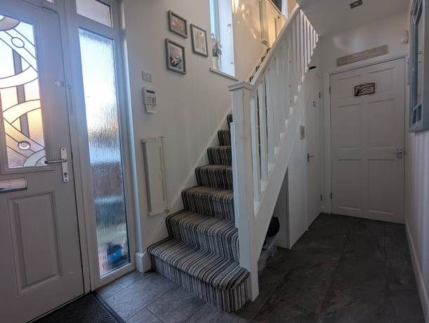 Property photo 2 of 15 Entrance Hall 