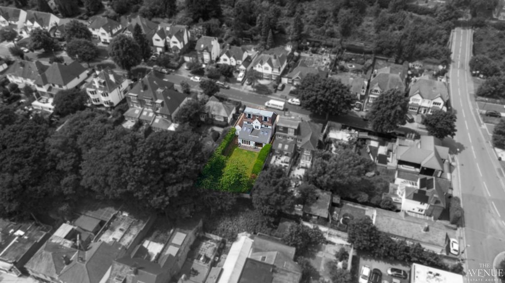 Property photo 1 of 32 4201042