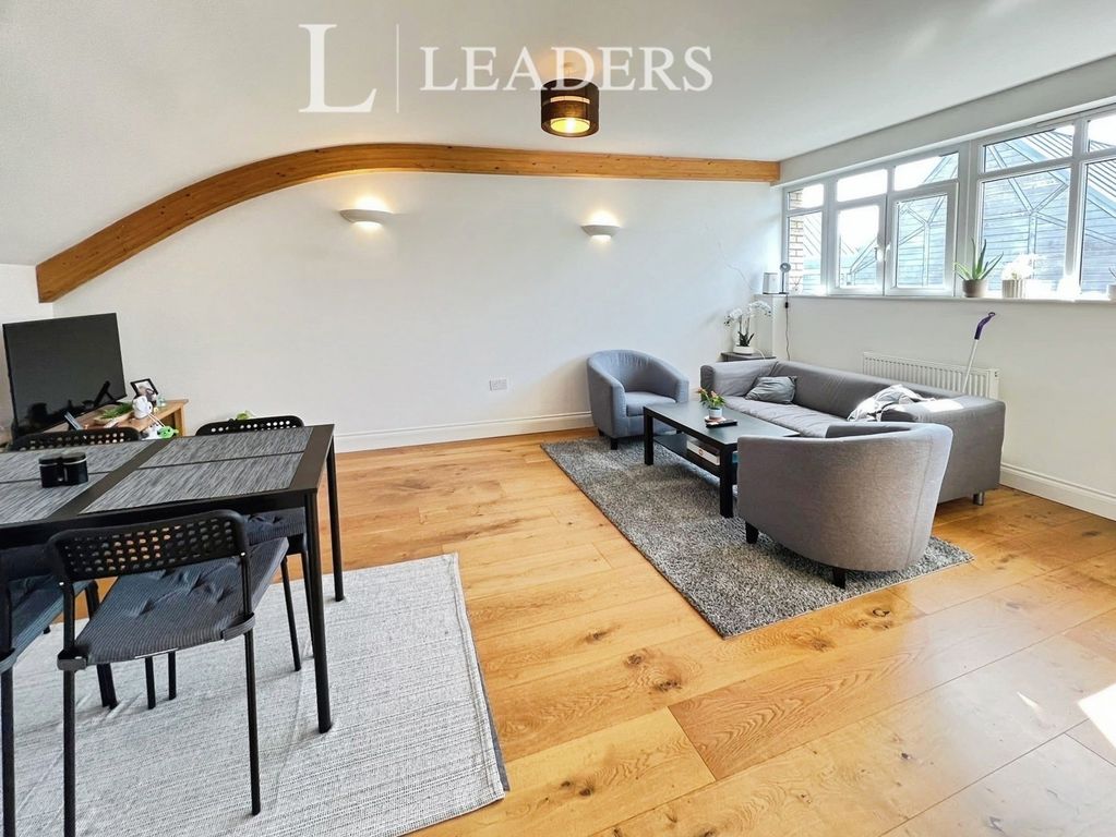 Property photo 3 of 11 Pbox-Img.Jpg