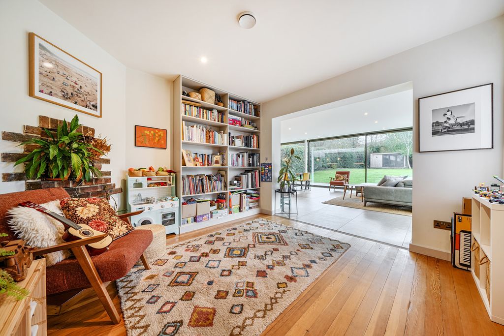 Property photo 2 of 34 Reception