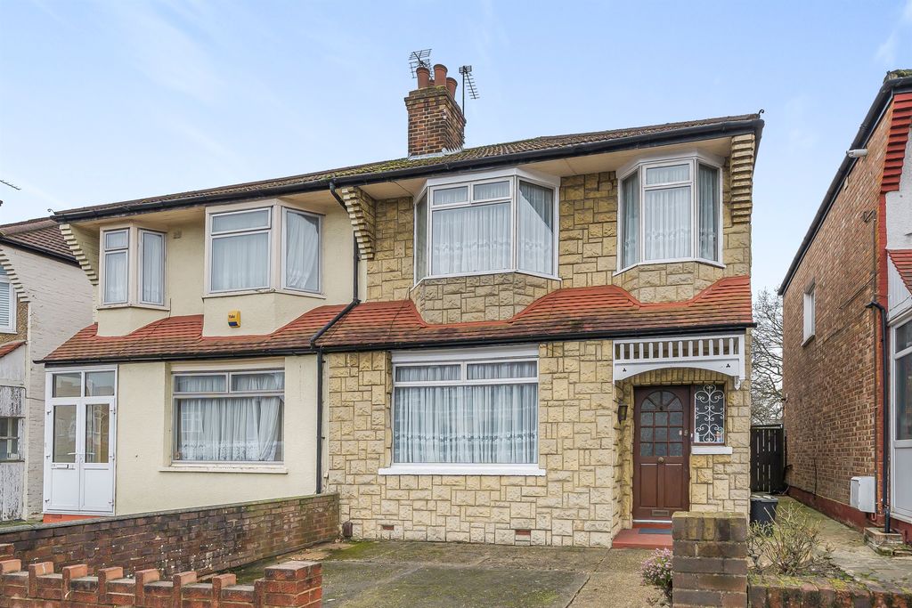 Property photo 1 of 12