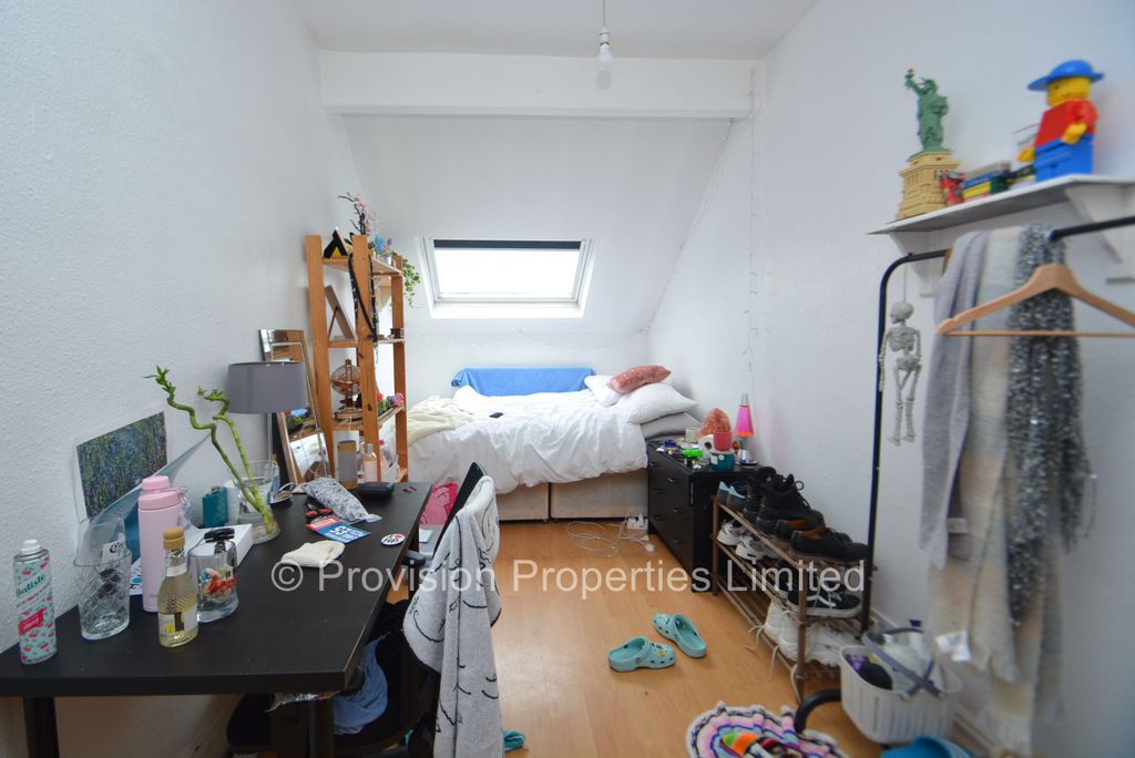Property photo 3 of 11 Photo