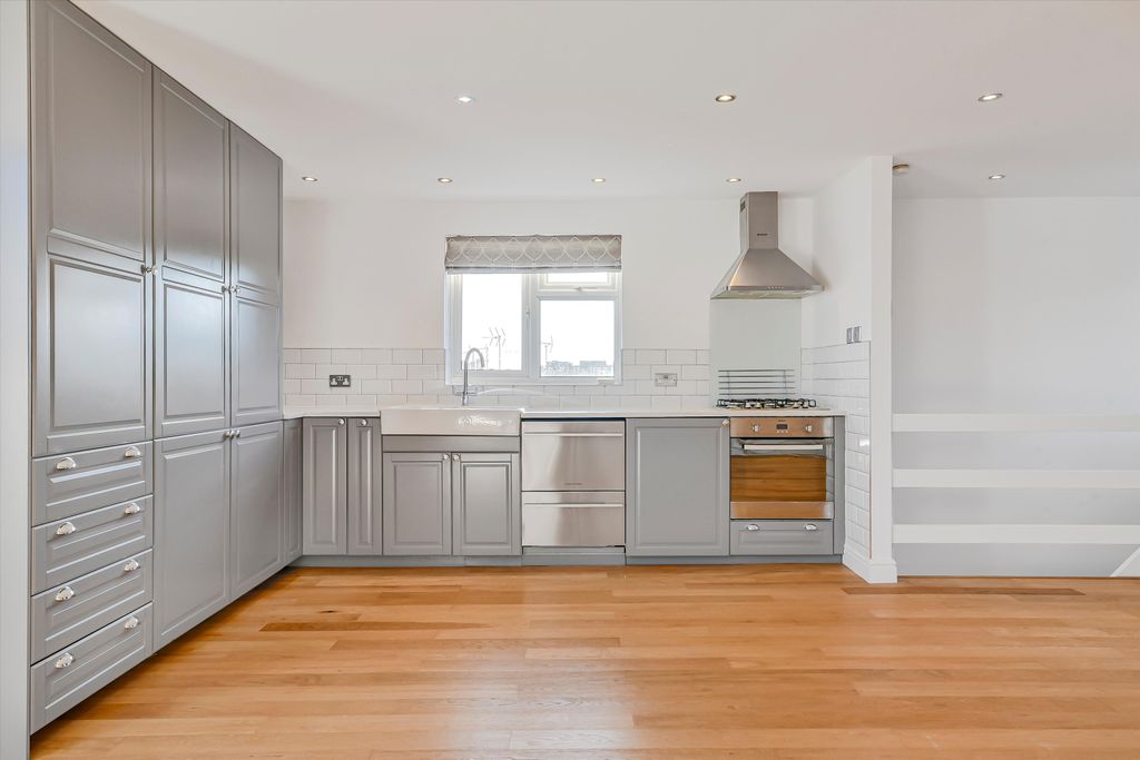 Property photo 3 of 12 Image