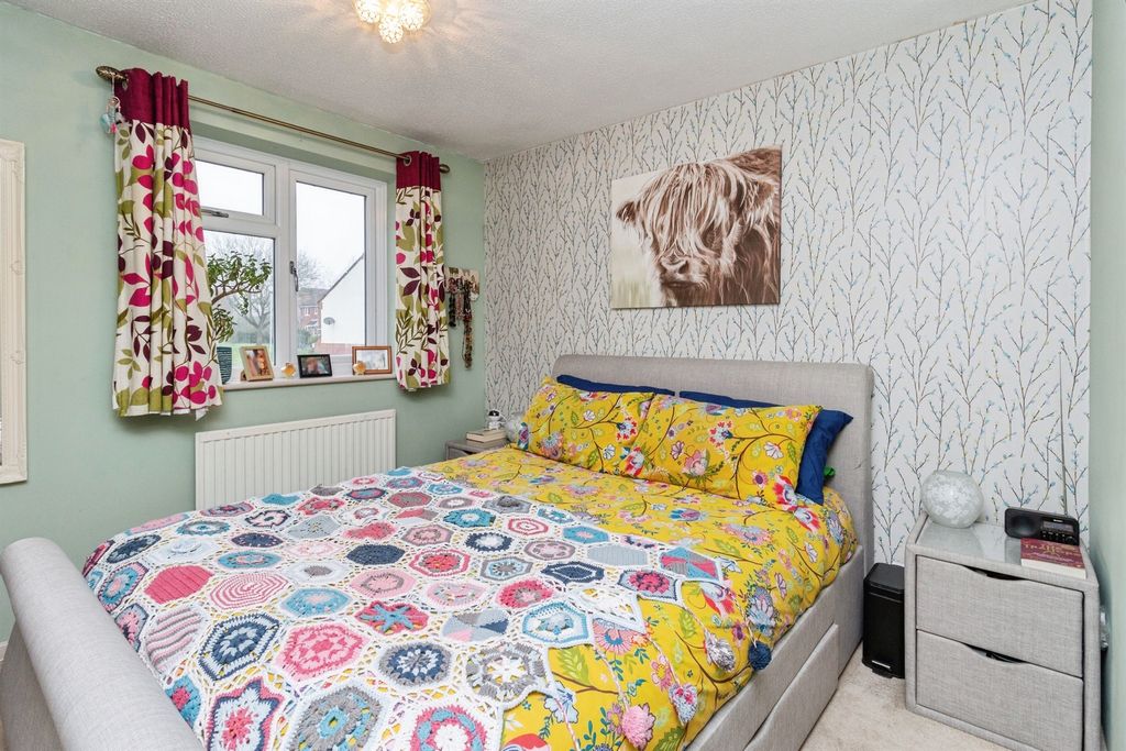 Property photo 3 of 12