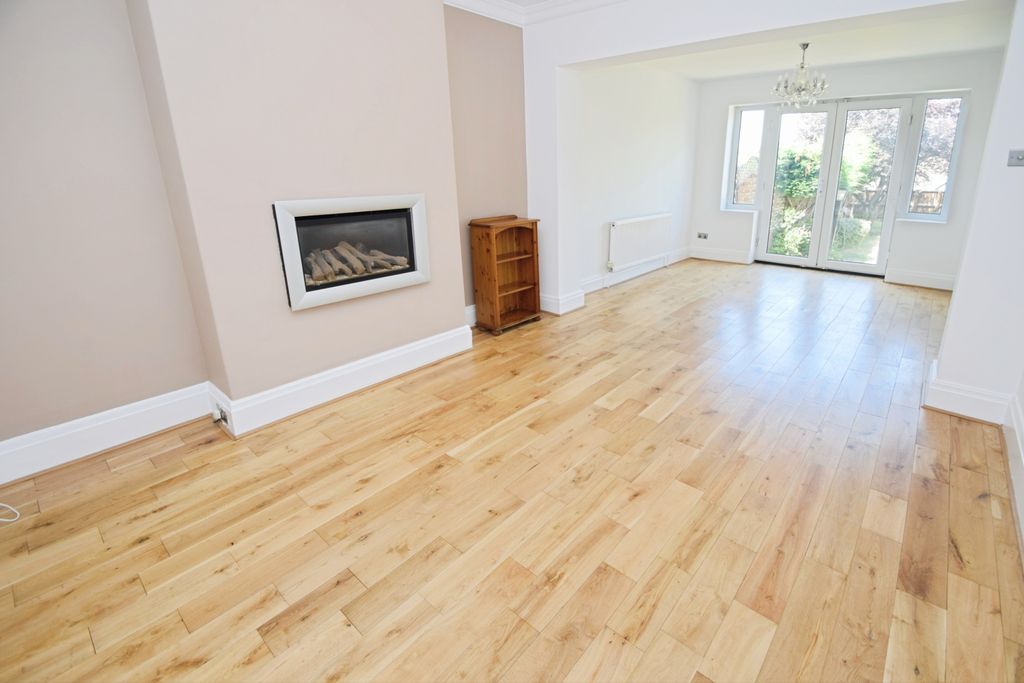 Property photo 3 of 13 Cdcb85Ed-Diner