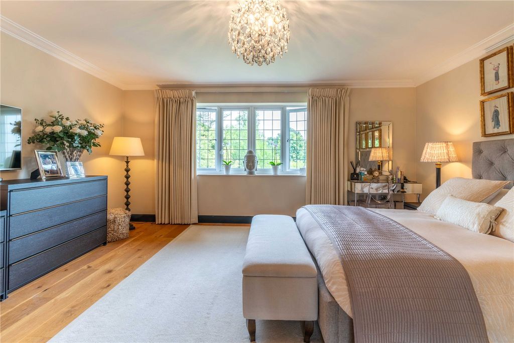 Additional image 9 of 3 bed flat for saleHigh Road, Chigwell, Essex IG7