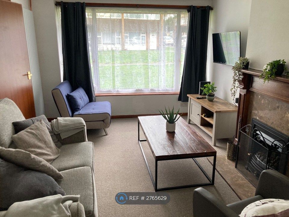 Property photo 1 of 5 Lounge Area