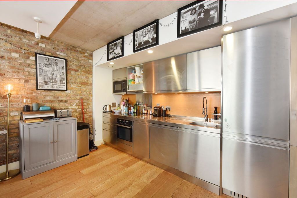 Property photo 3 of 11