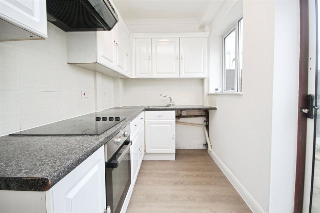 Property photo 2 of 8 Picture No. 04