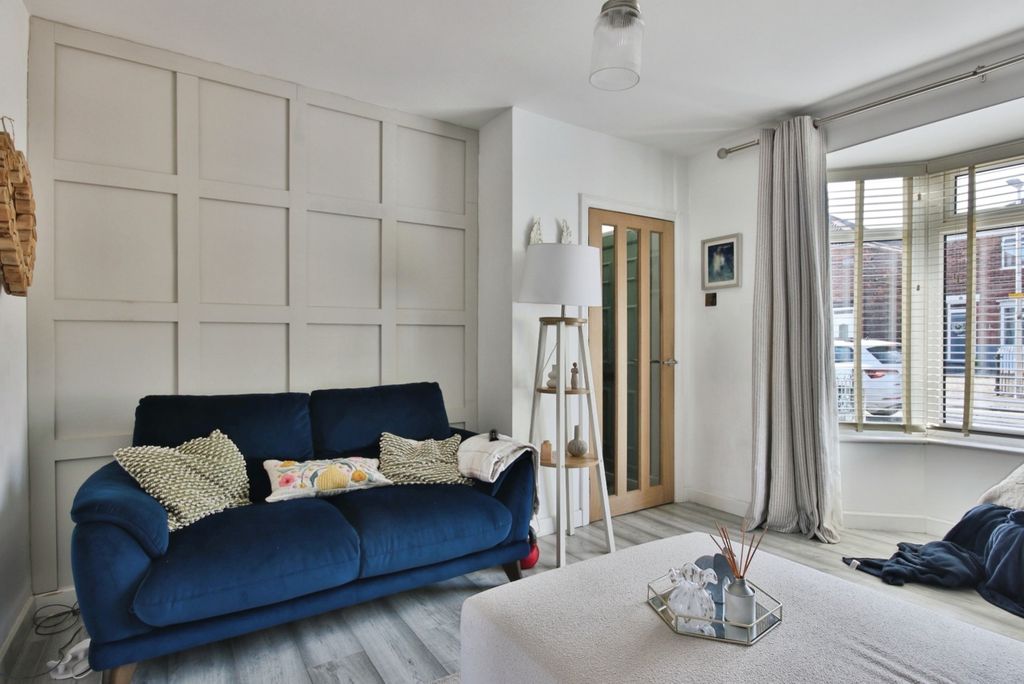 Property photo 2 of 12 4343334