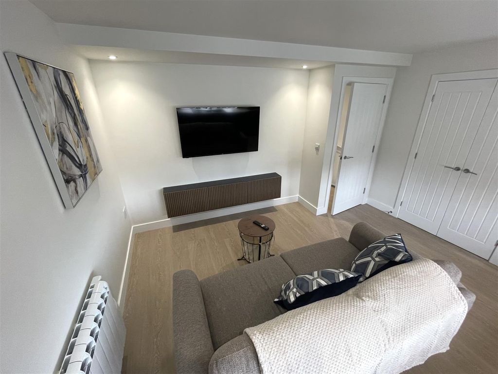 Property photo 2 of 10 Img_5933.Jpg