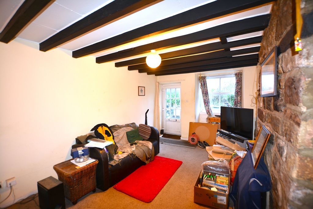 Property photo 3 of 7 Living Room